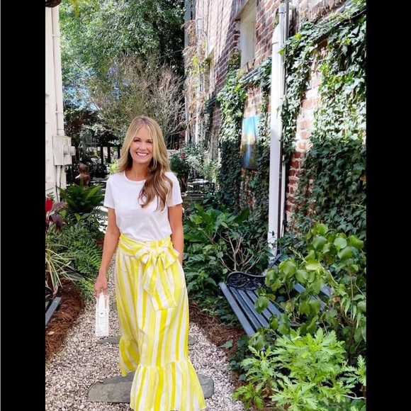 TUCKERNUCK x Cameran Eubanks Wimberly
Striped Yellow and White Women's Skirt - Picture 2 of 3